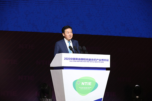 南通市人民政府副市長潘建華主持開幕式